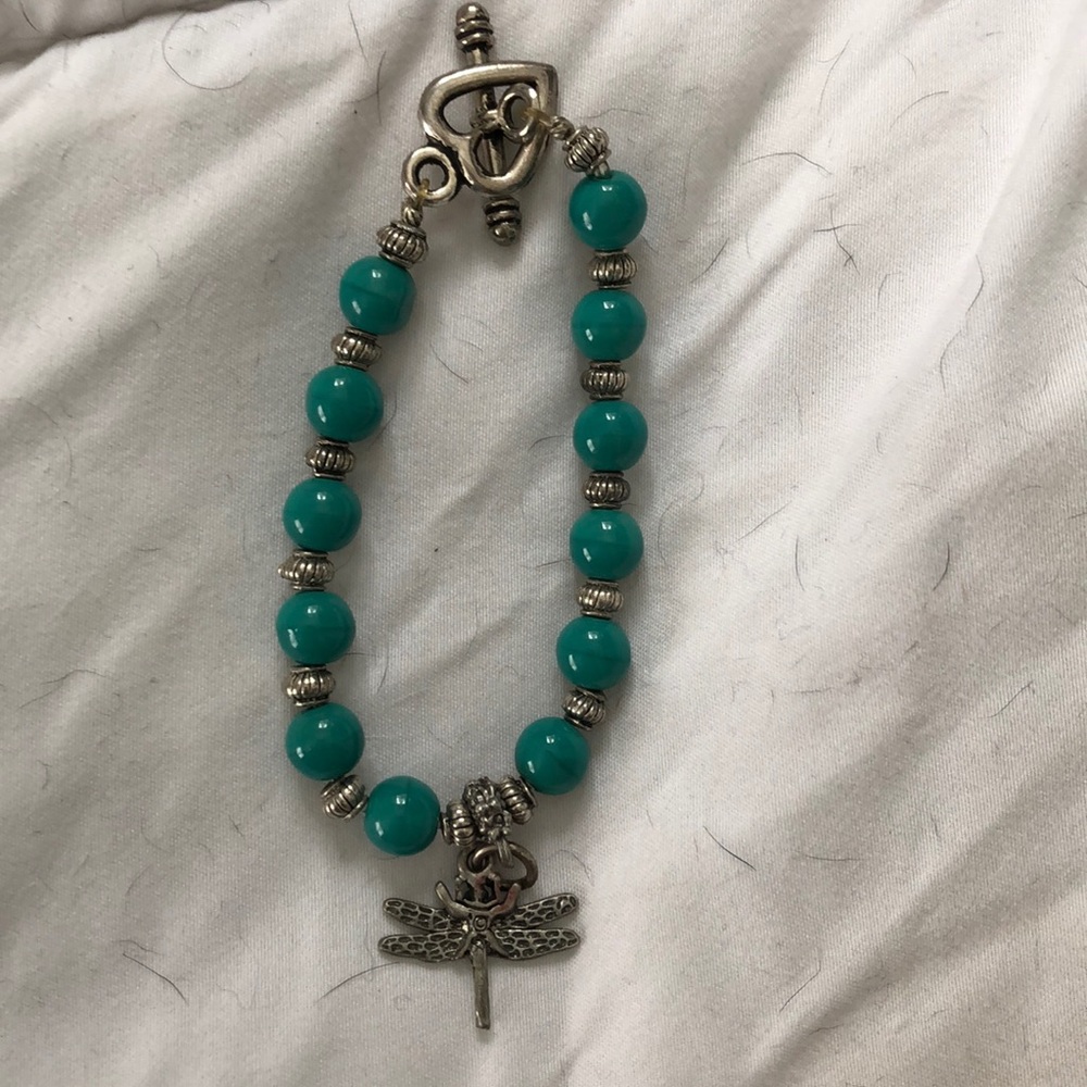 ♻️ stretch bracelet w/ dragonfly